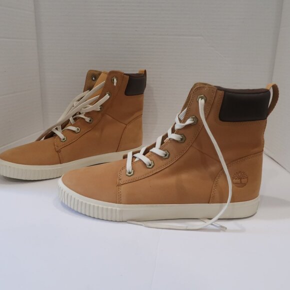 Timberland Women's Skyla Bay 6" Hiking Boot Size 10 Color Wheat Nubuck - Picture 1 of 9